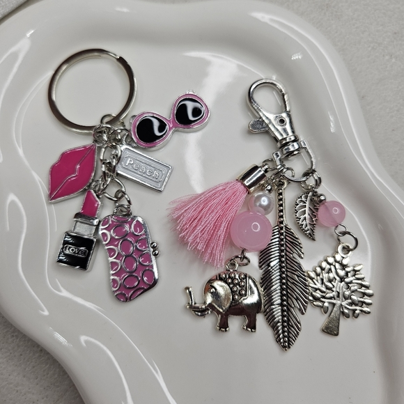 Women's Set of 2 Keychain Handbag Charms Purse Swag NWOT Silver Pink Gift Idea - Picture 2 of 9